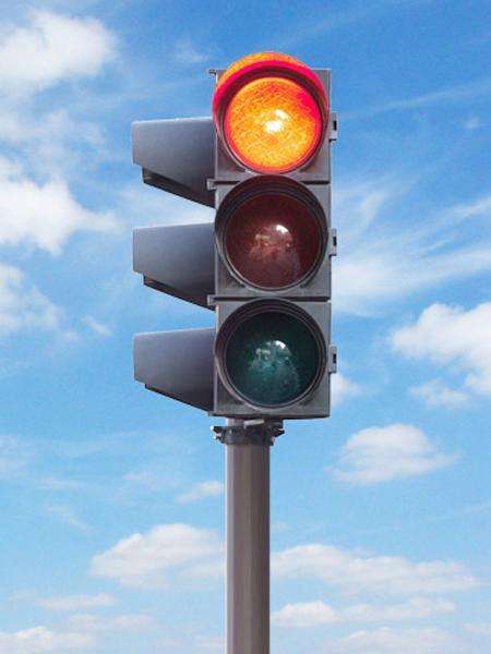交通信号灯和太阳能路灯不作业的原因